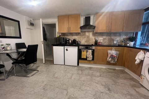 3 bedroom flat to rent, Stanmore Street, Islington, London, N1