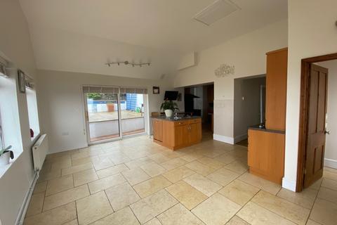 4 bedroom end of terrace house for sale, Saxon Close, Watchet TA23