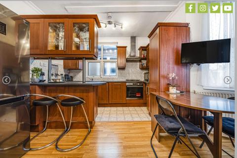 4 bedroom flat for sale, Fulham Palace Road, Hammersmith, London, W6