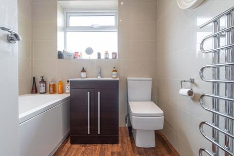 69 Blenheim Road, Shirley, Solihull, B90 3QJ