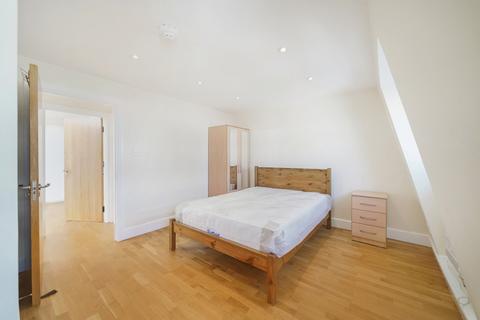 3 bedroom flat to rent, Westbourne Grove, Bayswater W2