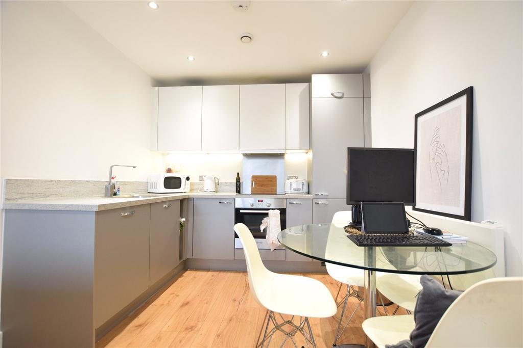 Kitchen/Dining Area
