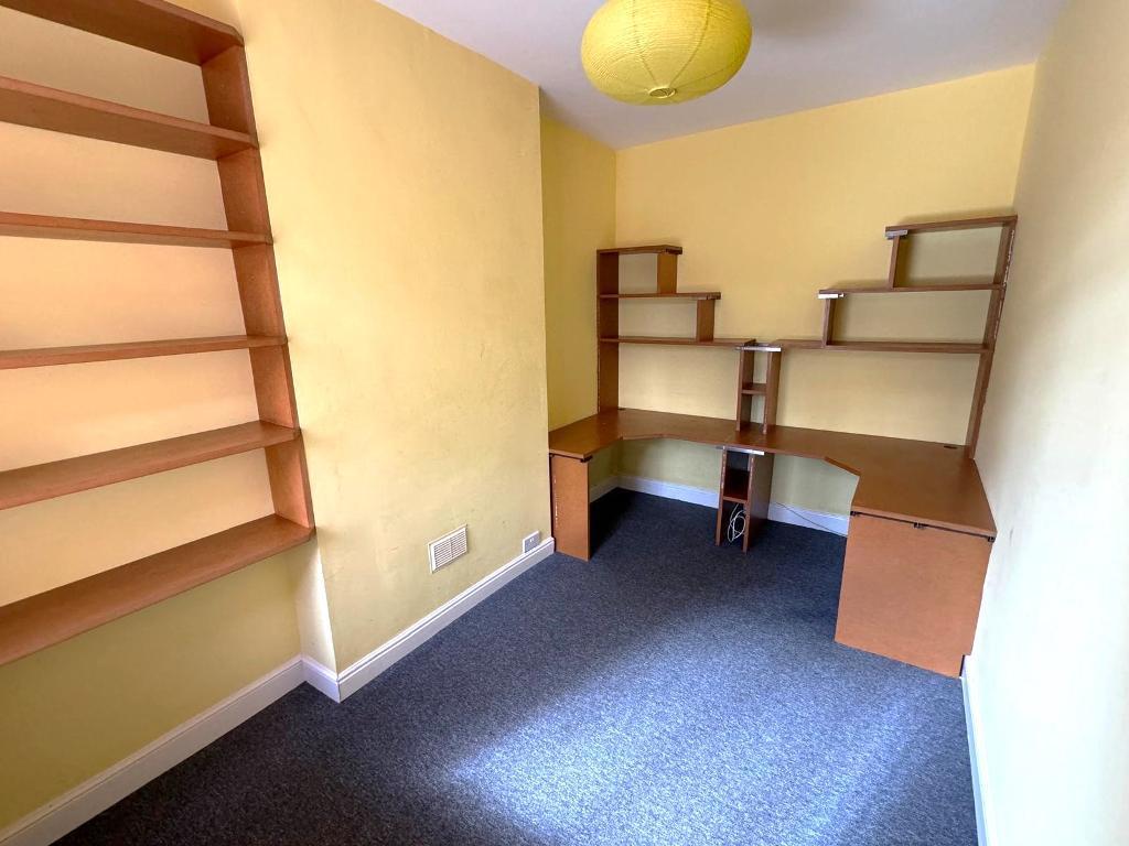 Bedroom 4/ Office
