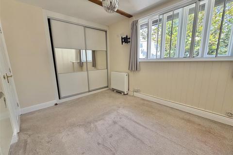 undefined, High Street, Buntingford SG9