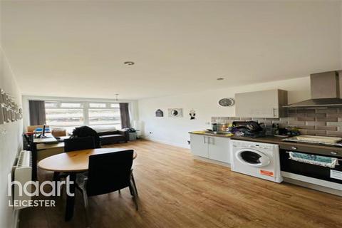 2 bedroom flat to rent, LE1 Living on Lee Street