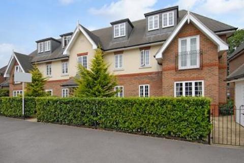 2 bedroom apartment to rent, North Ascot,  Berkshire,  SL5