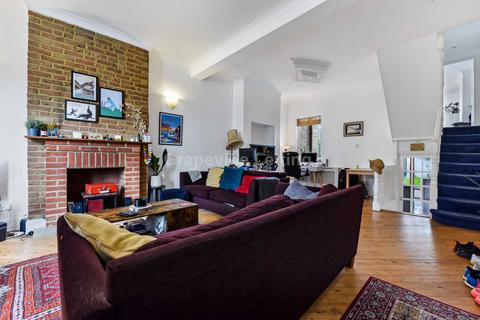 4 bedroom house to rent, Appach Road, Brixton, London SW2 2LE