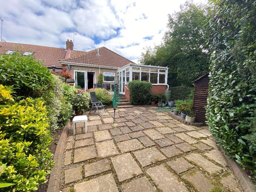 Rayleigh Road, Eastwood, Essex SS9 3 bed semidetached bungalow for sale £345,000