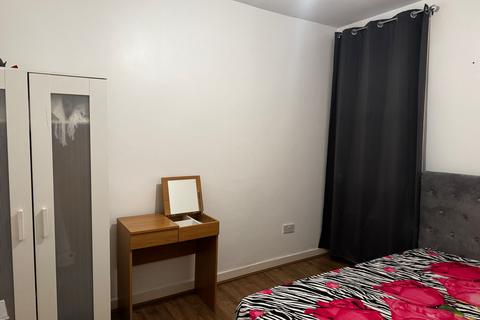 5 bedroom terraced house to rent, Burley Road, Canning Town,  E16