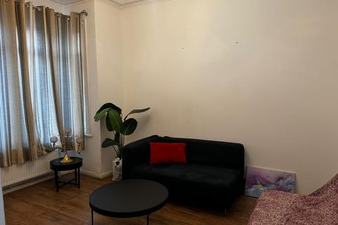 5 bedroom terraced house to rent, Burley Road, Canning Town,  E16