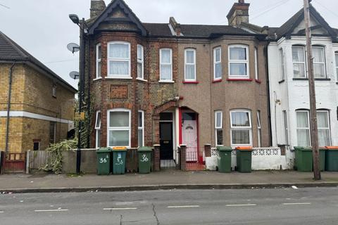 4 bedroom terraced house to rent, Burley Road, Canning Town,  E16