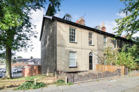 2 bedroom apartment to rent, Norwich Road, Ipswich