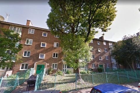 3 bedroom flat for sale, Rheola Close, London, N17