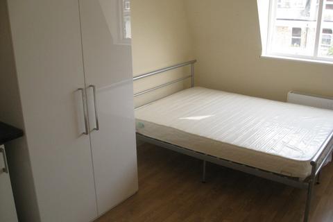 Studio to rent, Sinclair Road W14