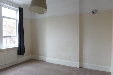1 bedroom flat to rent, Normanton Road, South Croydon, Surrey CR2