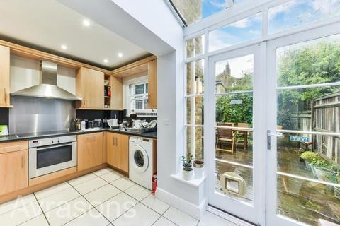 4 bedroom terraced house to rent, SULLIVAN ROAD, KENNINGTON