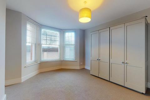 2 bedroom flat to rent, Kenilworth Court, West Putney