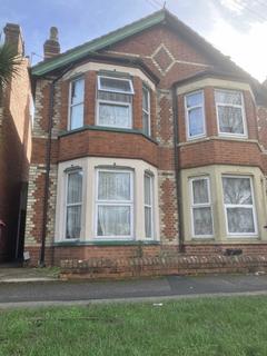 4 bedroom semi-detached house to rent - Palmer Park Avenue, Reading
