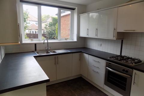 3 bedroom semi-detached house to rent, Queens Avenue, Shirley, Solihull B90