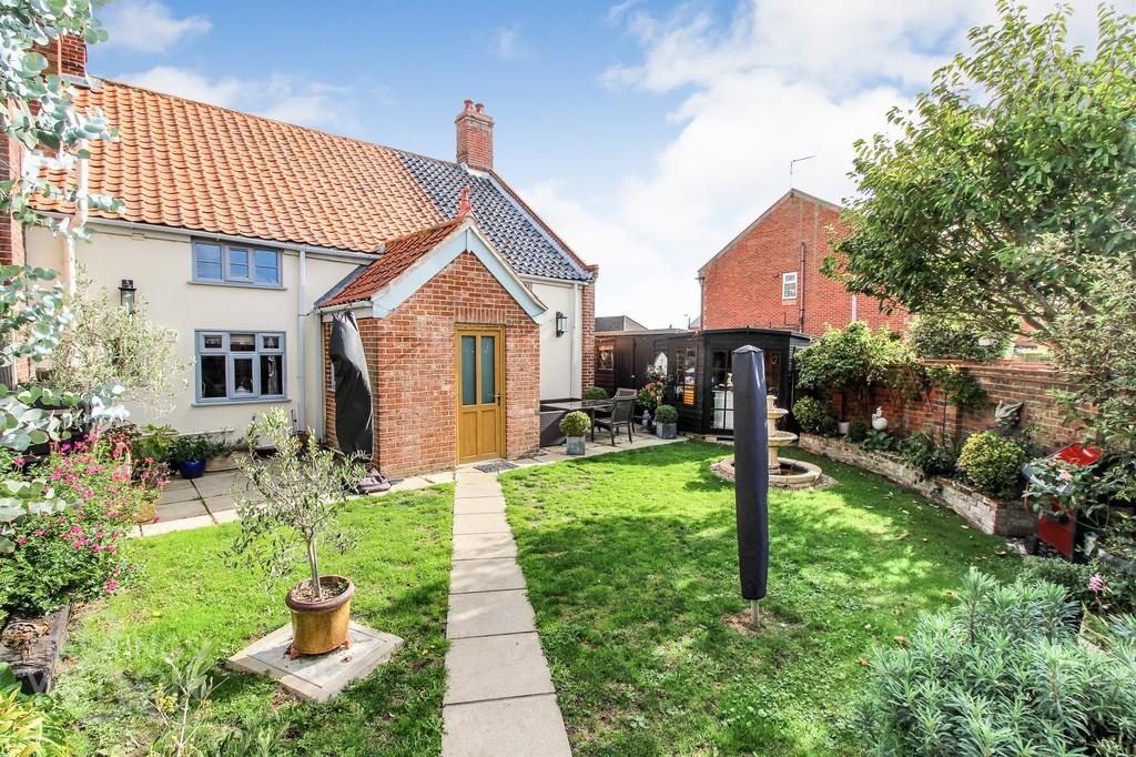 Black Street, Martham, Great Yarmouth 3 bed cottage for sale £365,000