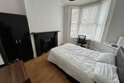 4 bedroom terraced house to rent, Maxton Road, Liverpool