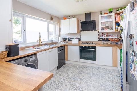 10 Benbow Gardens, Calmore, Southampton, SO40 2SX