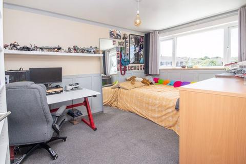 10 Benbow Gardens, Calmore, Southampton, SO40 2SX