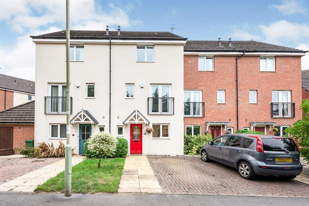 Skippetts Gardens, Basingstoke 4 bed townhouse £325,000