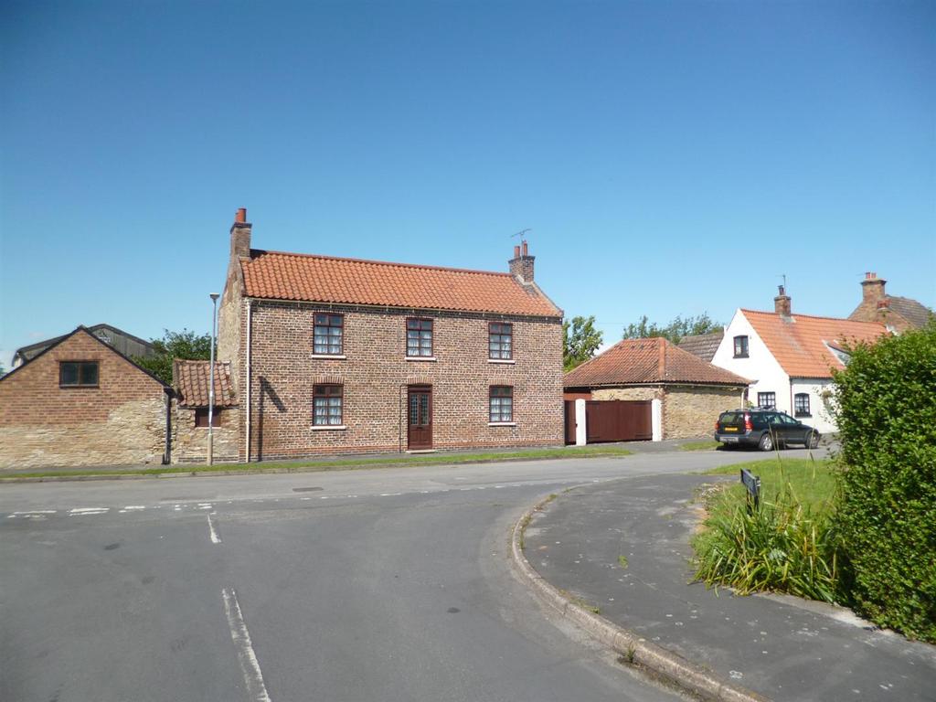 Pinfold, South Cave, Brough 3 bed detached house £250,000