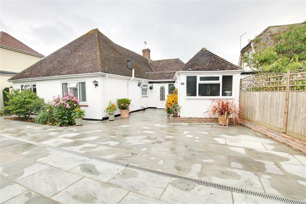 Ocean Drive, Ferring, Worthing, BN12 2 bed bungalow £650,000
