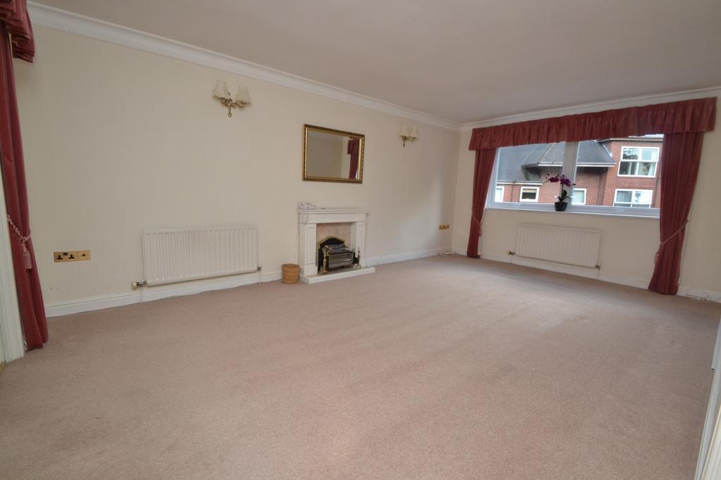 Canford Cliffs 2 bed retirement property £230,000