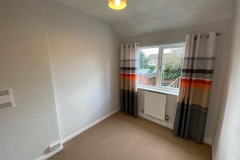 3 bedroom semi-detached house to rent, Ryde Avenue, Grantham, NG31