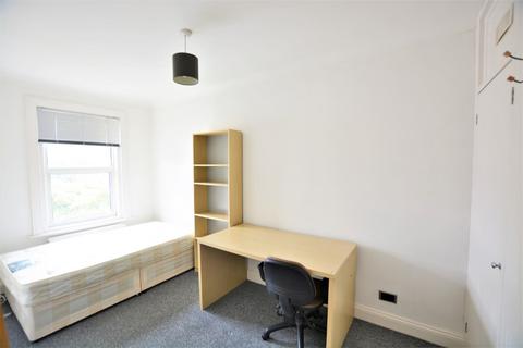 2 bedroom flat to rent, Springfield Road, Brighton, BN1