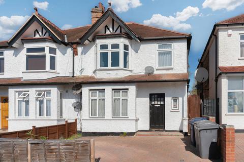 Garratt Road, Edgware HA8