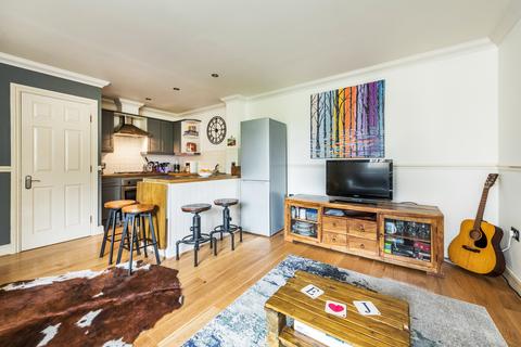 2 bedroom apartment for sale - Southdowns Park, Haywards Heath