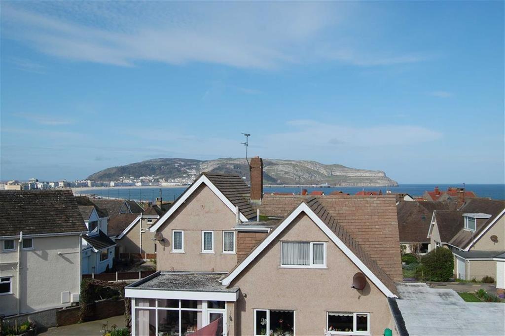 Aber Drive, Craigside, Llandudno, Conwy 3 bed detached bungalow £318,000