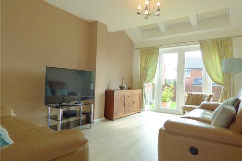 4 bedroom detached house to rent, Acorn Close, Chadderton, Oldham, Greater Manchester, OL9