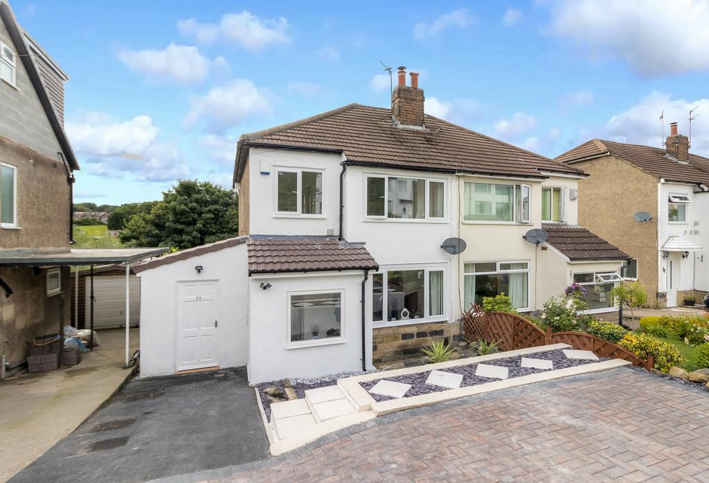 Woodhill Crescent, Cookridge 3 bed semidetached house £267,500