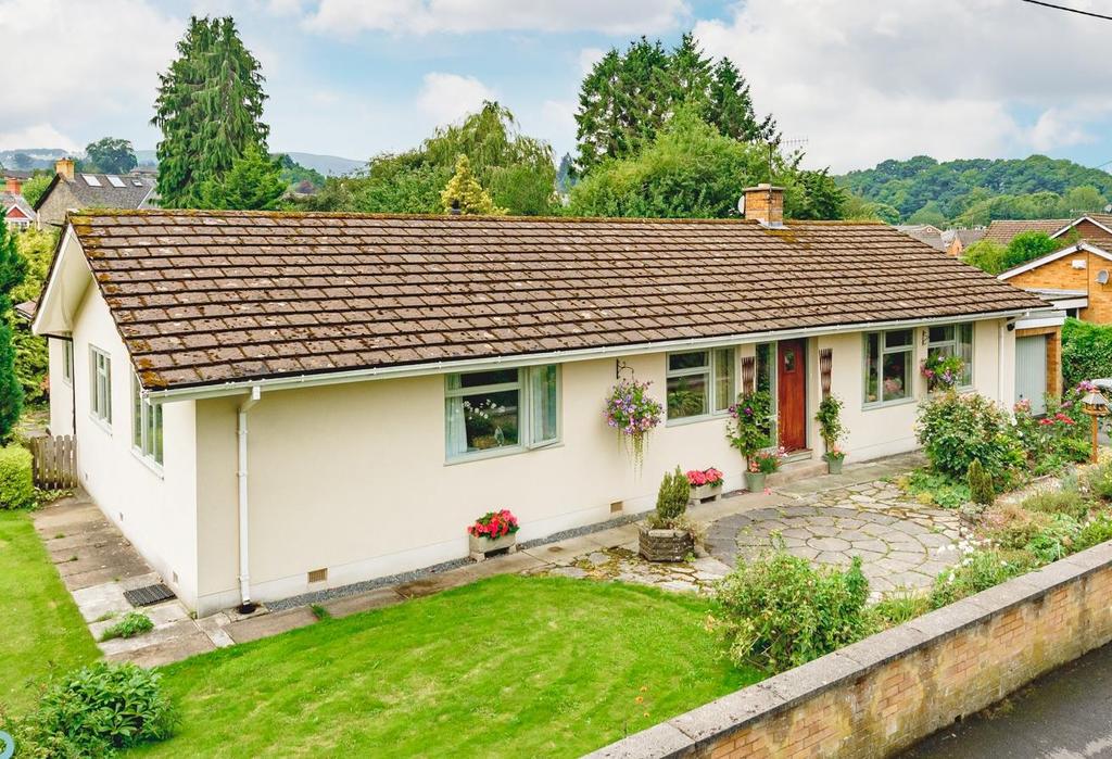 20 Broadway, Builth Wells 4 bed detached bungalow £375,000
