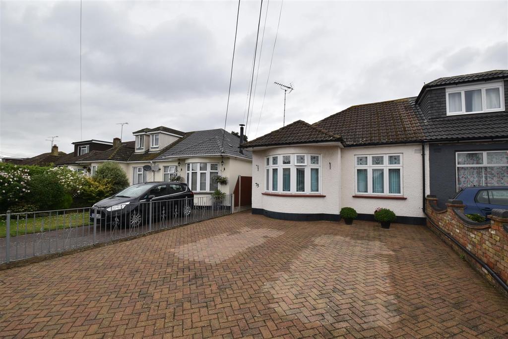 Oxford Road, Rochford 2 bed semidetached bungalow £320,000