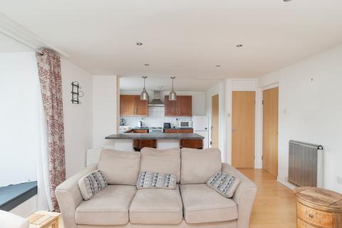 2 bedroom flat to rent - Blackthorn Court Edinburgh EH4 8BL United Kingdom