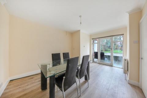 3 bedroom maisonette to rent, Brondesbury Park, London, NW6