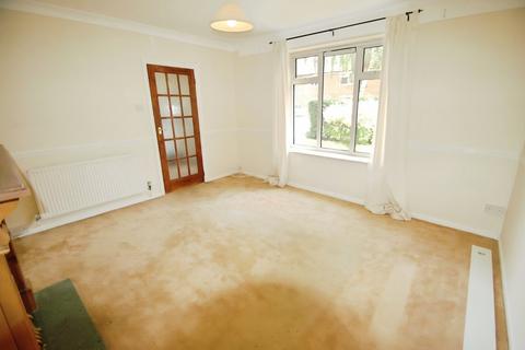 3 bedroom semi-detached house to rent, Hazelwood Drive, St Albans, AL4