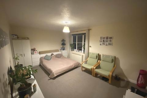 Studio to rent, Dunnock Close, Borehamwood