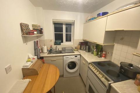 Studio to rent, Dunnock Close, Borehamwood