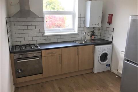 3 bedroom flat to rent, BRANCASTER ROAD, MANOR PARK E12