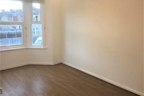 3 bedroom flat to rent, BRANCASTER ROAD, MANOR PARK E12