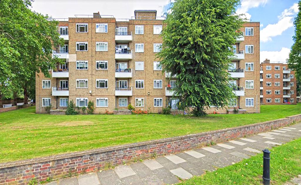 Sulivan Court, Broomhouse Lane, Parsons Green, SW6 4 bed flat £1,842