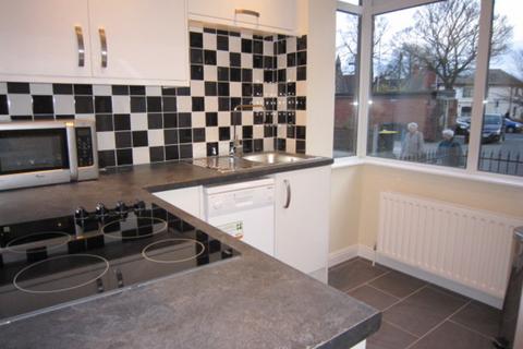 1 bedroom ground floor flat to rent, Ash View, Leeds LS6
