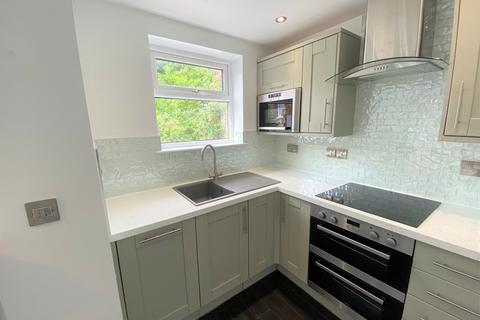 2 bedroom cottage to rent, Quarry Street, Woolton